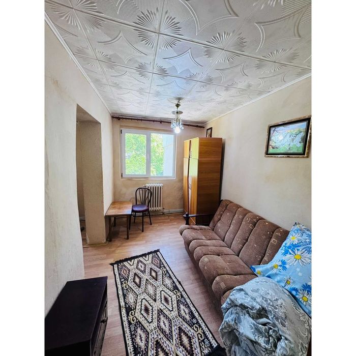 Apartament 2 camere centru Harlau, et. intermediar, mobilat