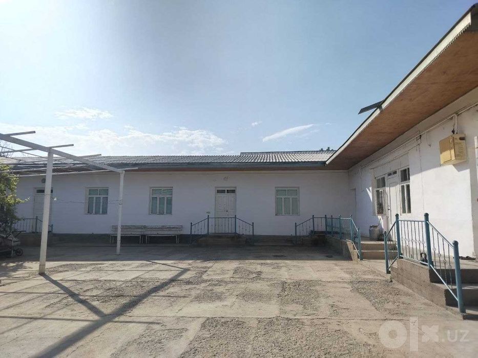 10 хонали ховли сотилади