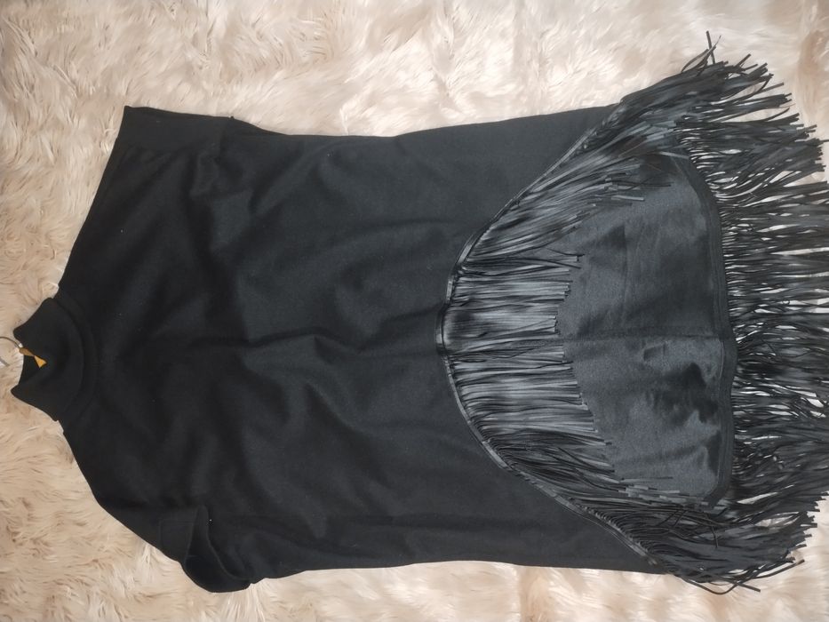 Продам платья и кофты