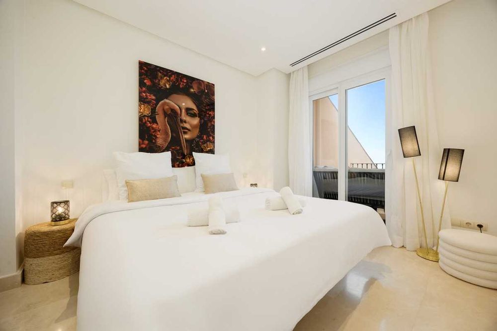 Дава се под наем Двустаен апартамент в София, Център - 65 кв.м за 459 € - Снимка #3