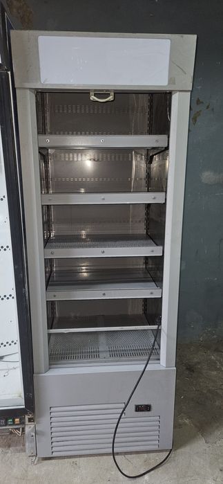 Холодильник витринный