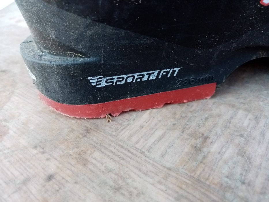 Спорт книги хоби. Ски обувки.