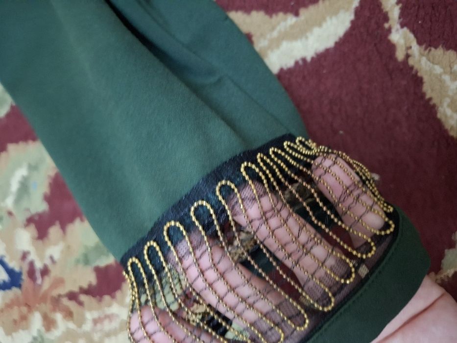 Продаются женские платья