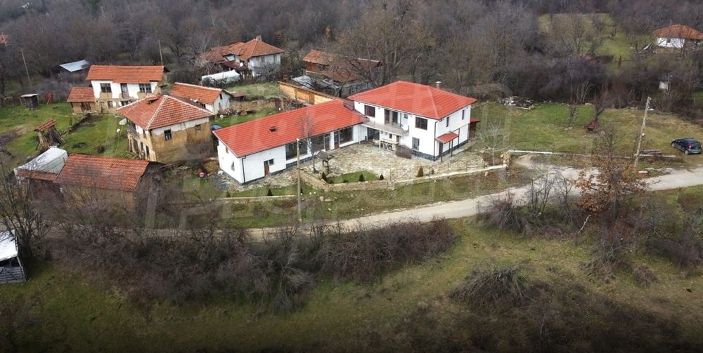 Продава се Къща в с. Старо село, Област Ловеч - 200 кв.м за 714 €/кв.м - Снимка #1