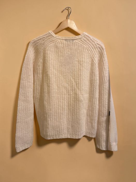 Pulover crem Zara nou cu etichetă de 50€ marimi; L 5 buc, M 65buc