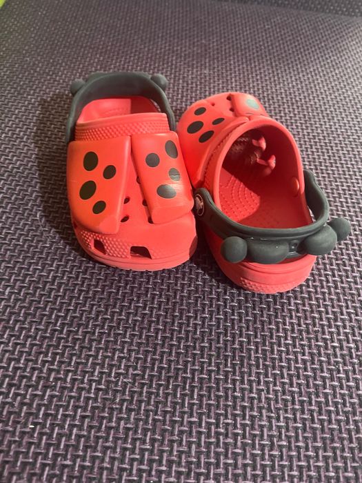 Crocs buburuze mărimea C9
