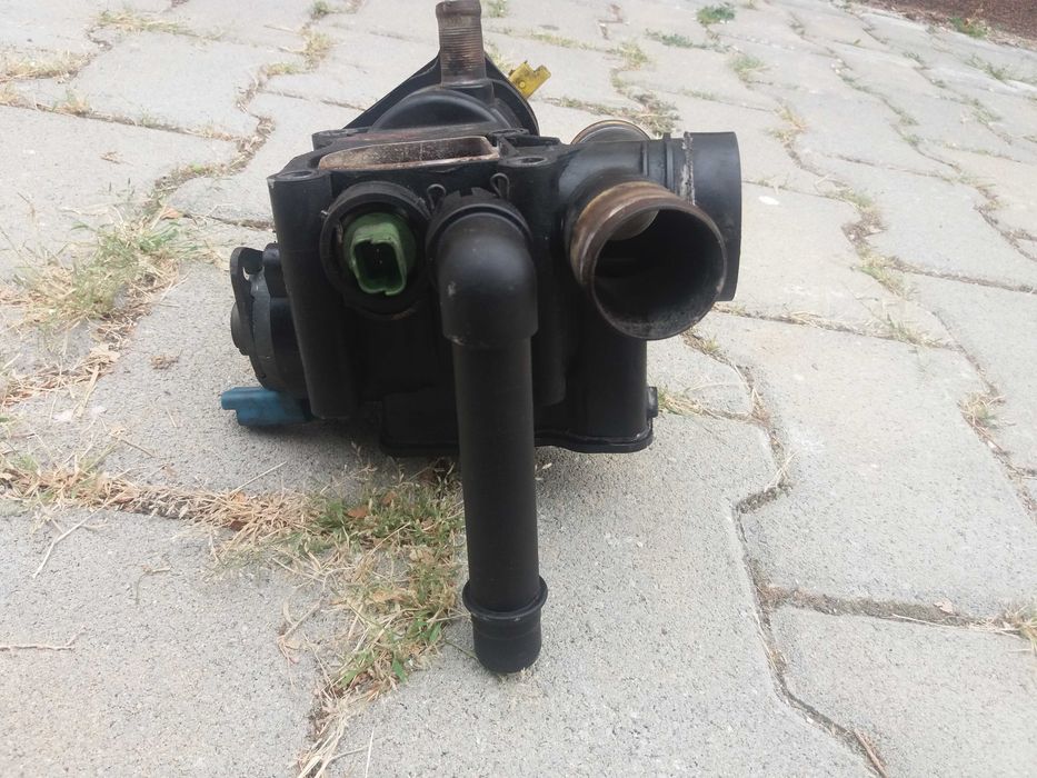 Термостатно тяло за Пежо 407sw 2.0 hdi 136hp 2004г