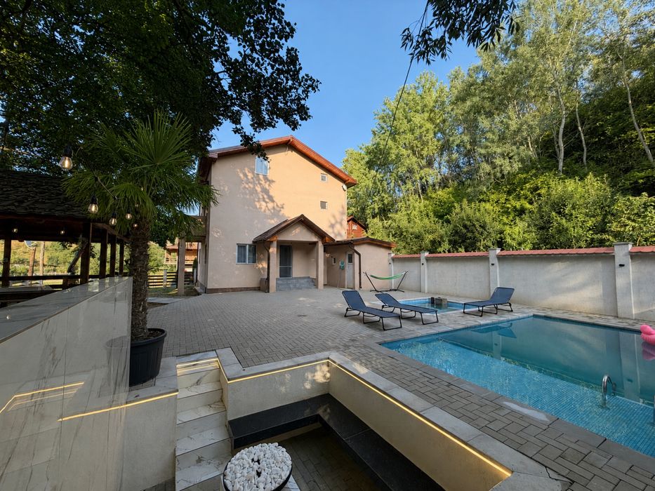 Cabana de inchiriat-Villa Palm - piscină, ciubăr și cinema outdoor