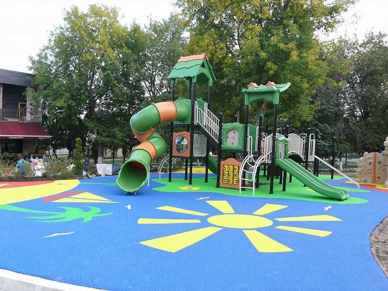 Резиновая покрытия для детских площадок