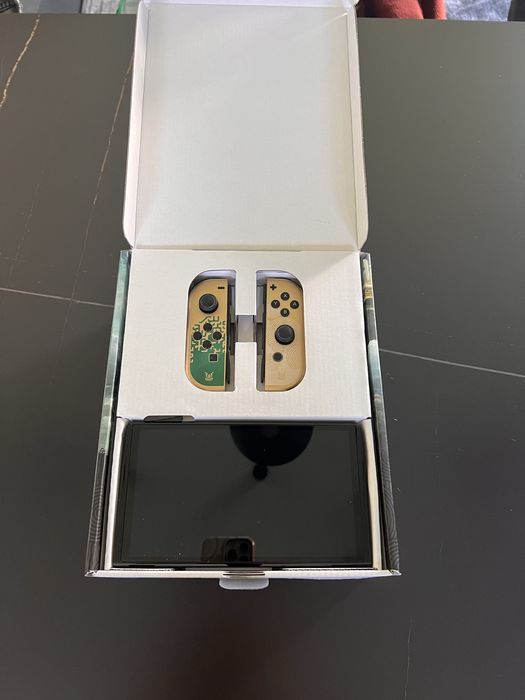 Nintendo Switch – OLED Model The Legend of Zelda™: Tears of the Kingdom Edition