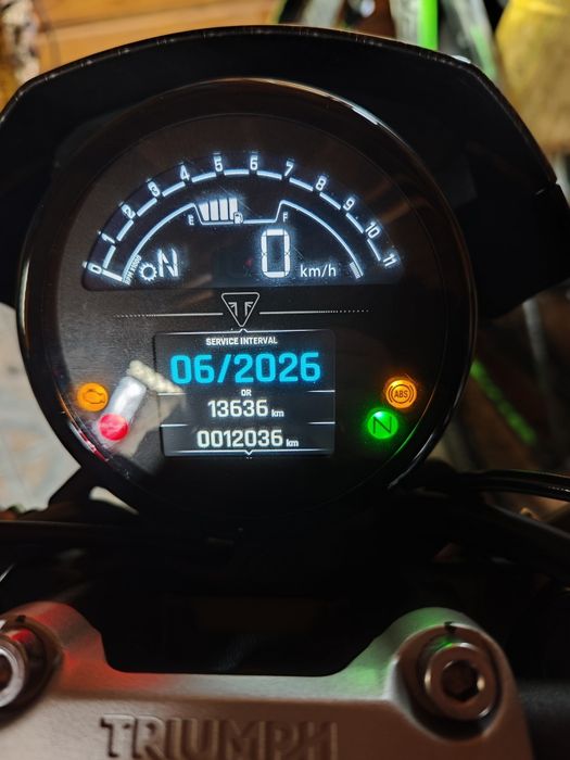 Vând Triumph trident 660 2023