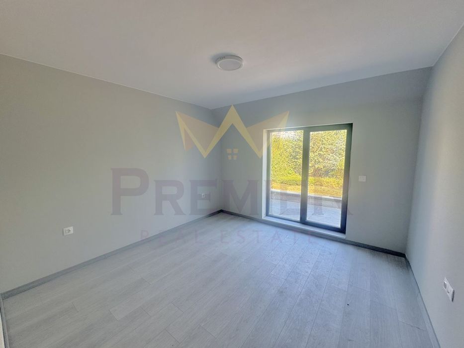 Продава се Двустаен апартамент в Варна, Владислав Варненчик - 70 кв.м за 1422 €/кв.м - Снимка #2