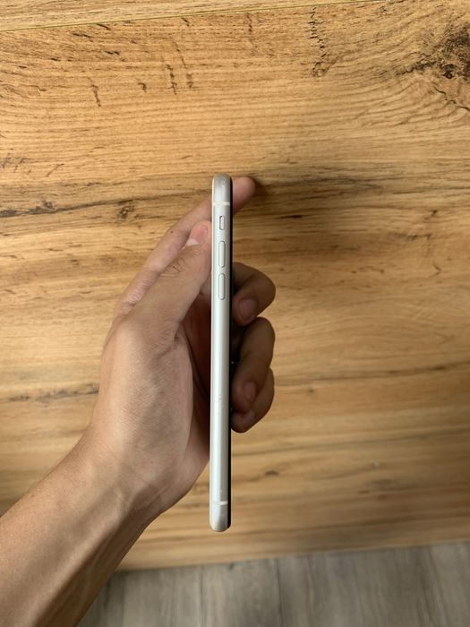Срочно сотилади iPhone 11 !!!