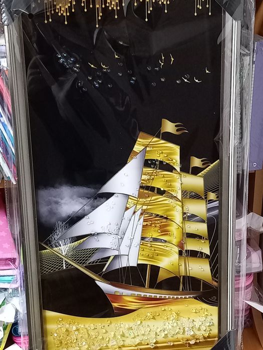 Продам картины. Очень красивые.