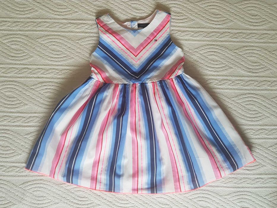 Детски дрешки Tommmy Hilfiger, размери 98/104- нови и употребявани