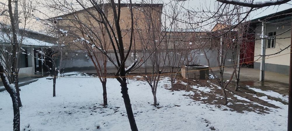 Uy sotiladi  9.7 pul zarur