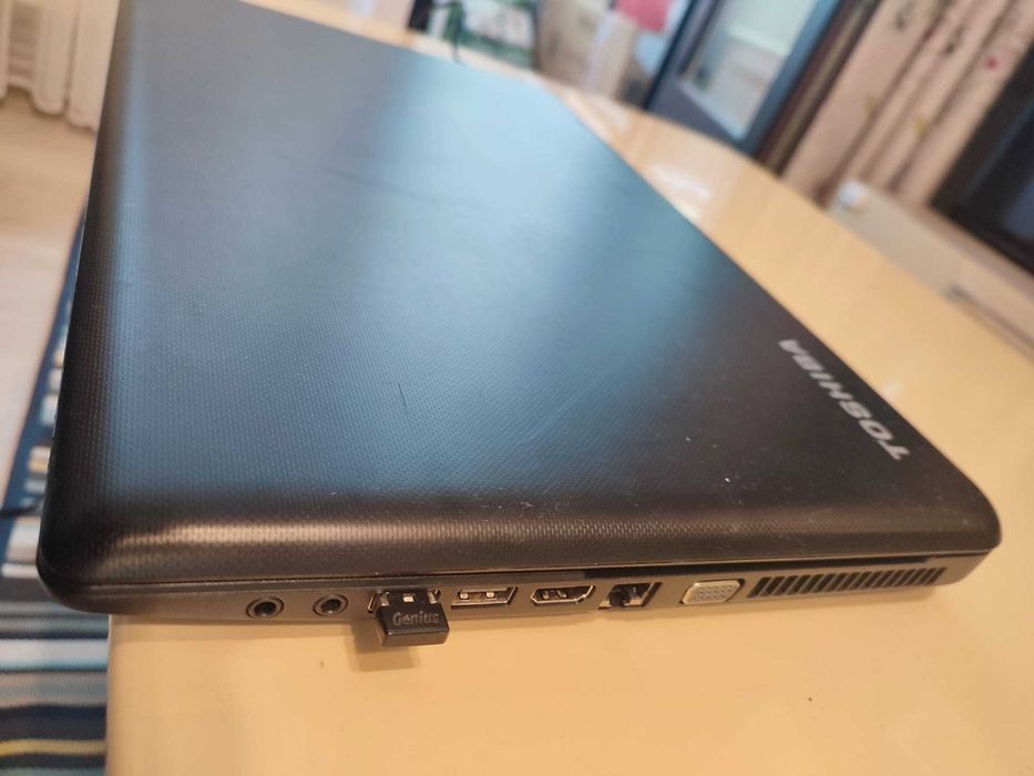 Laptop Toshiba Satellite display 17.3"