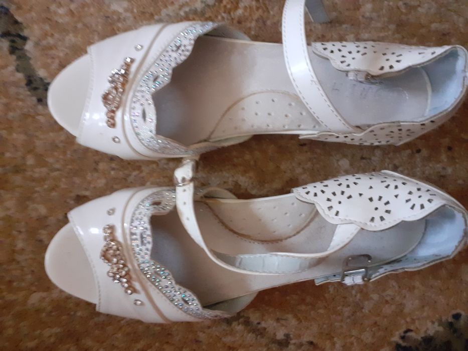 Продам обувь. Размер разные от 30 до 35