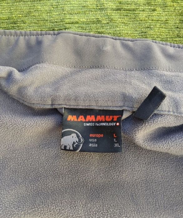 Vând geacă de bărbați Mammut