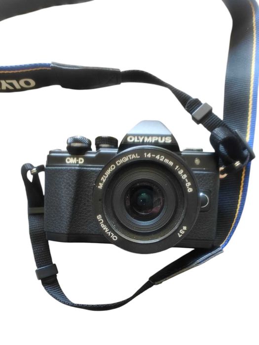 Olympus OM-D E-M10 Mark II и Olympus M.Zuiko Digital ED 14-42mm f/3.5-5.6 EZ