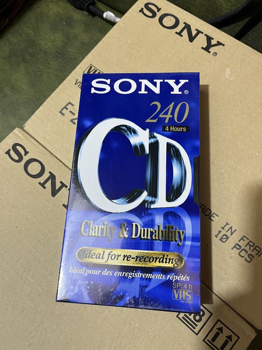 Casete video noi VHS Sony de 240 de minute pentru filme