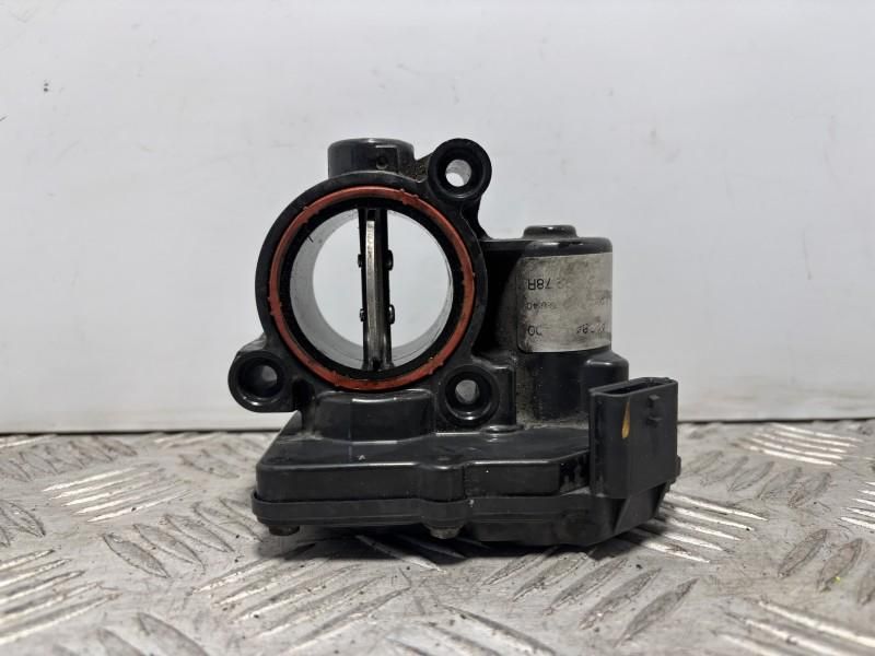 Clapeta acceleratie Renault Trafic 3 1.6 dCi Biturbo 120 cp 88 kw (FGM