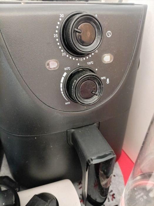 Aparat de gătit  air fryer