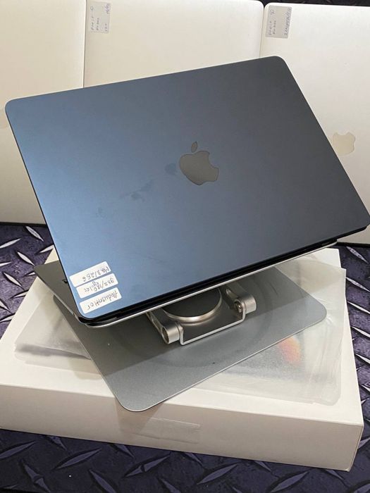 Macbook air m2   8/256 talik
