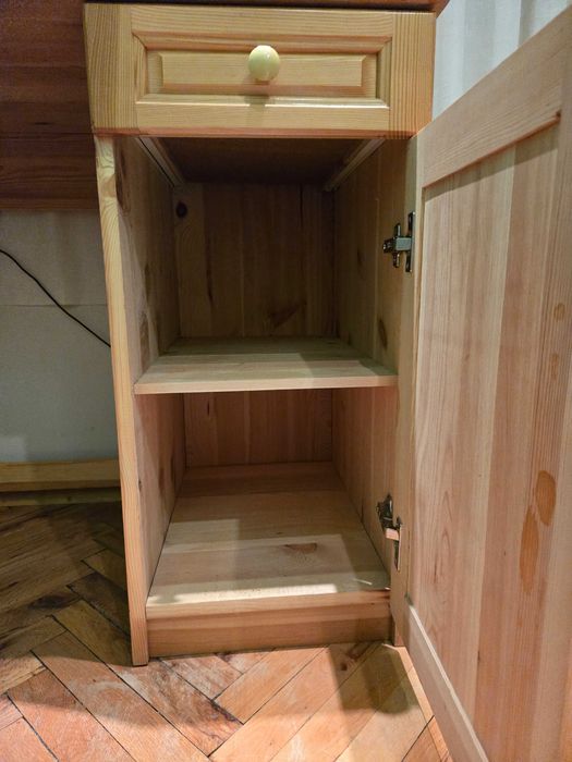 Бюро от масивен чам - стабилно, много добро състояние