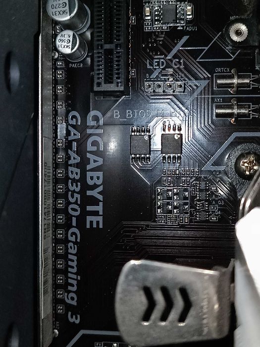 Calculator, unitatea centrala, cu AMD Ryzen 5 2400G, GeForce RTX 3050