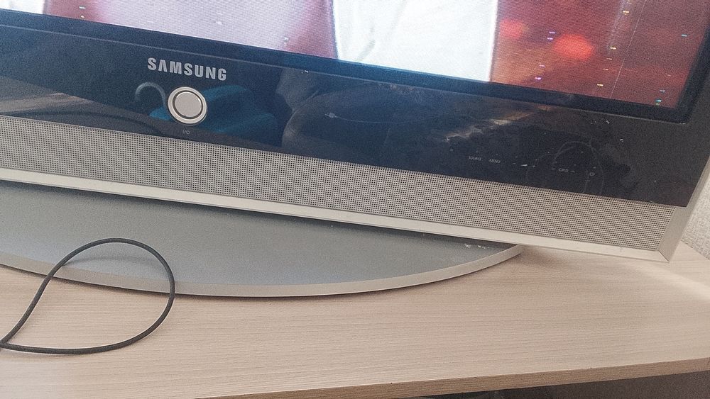 Продам продам телевизор