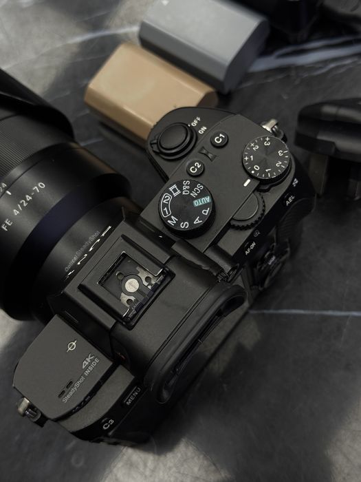 Sony A7 III 4K 24-70mm F4 Zeiss FullFrame pro kamera
