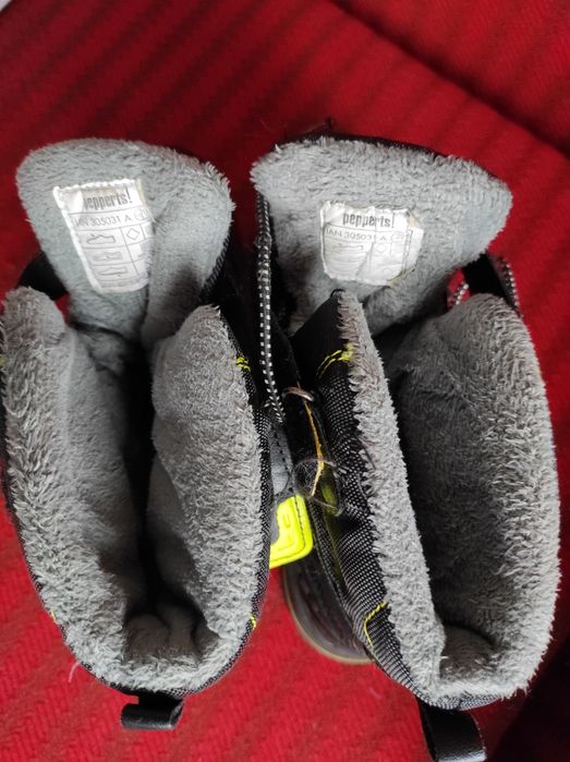 Adidasi unisex, marimea 36, pt. iarna, stare foarte, foarte buna, sunt