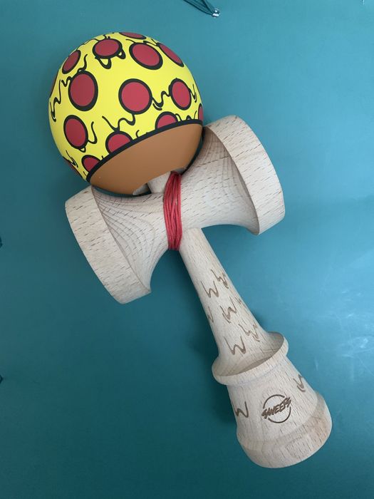 kendama sweets pizza dama  retro