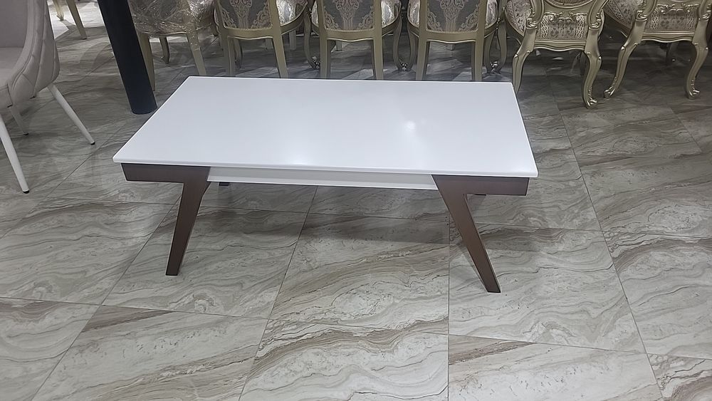 Журнальный столик