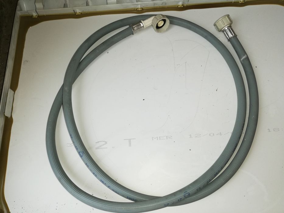 Продавам части за пералня Indesit