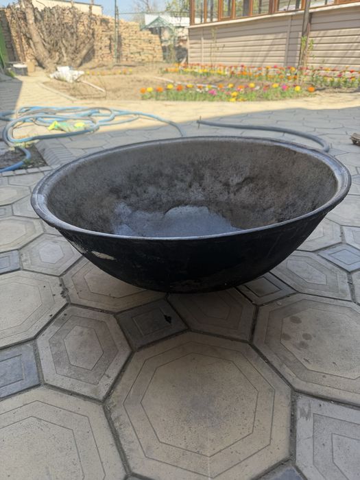 Продам чугунный казан