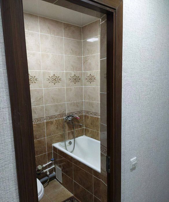 Продам квартиру на Буюк Ипак Йули 1/4/4