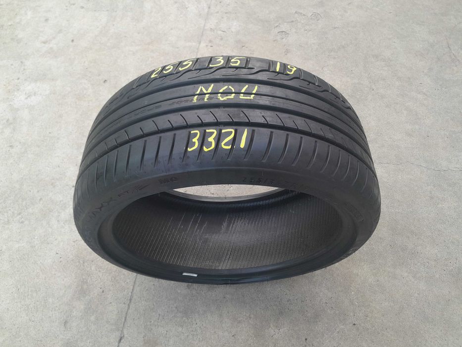 O anvelopa noua de vara 255 35 19 dunlop sportmaxx RT dot 3321