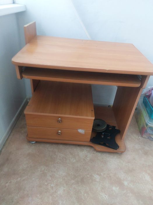 Стол компьютерный