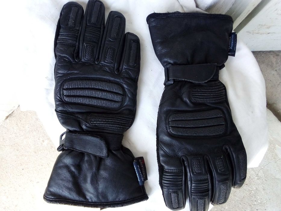 Мото якета панталон ръкавици и ауспуси