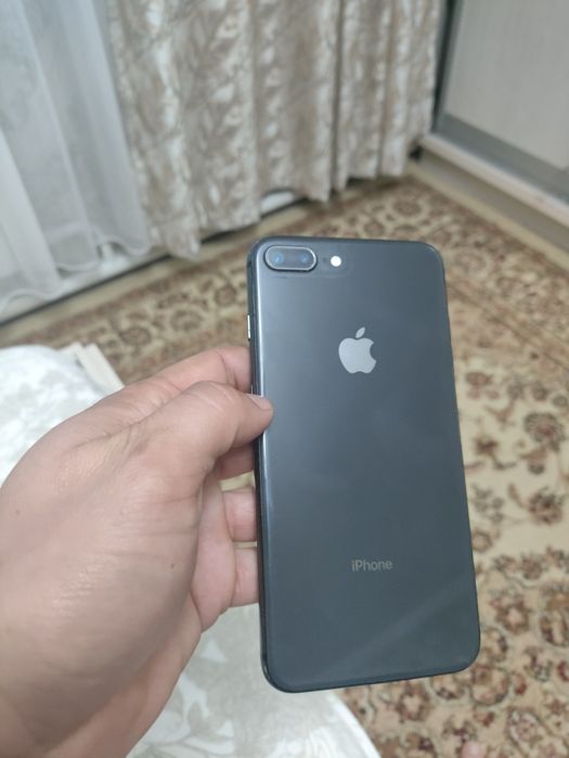 Продам Iphone 8 plus