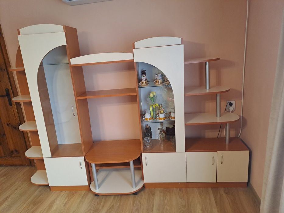 Холна, дневна секция.