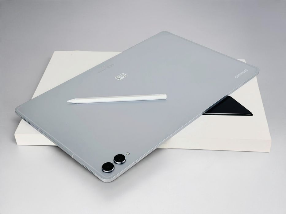 Таблет Samsung Galaxy Tab S11 Ultra 5G 256GB 12RAM Silver Перфектен! Гаранция!