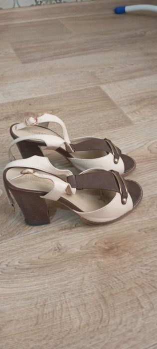 Продаётся обувь женская б/у