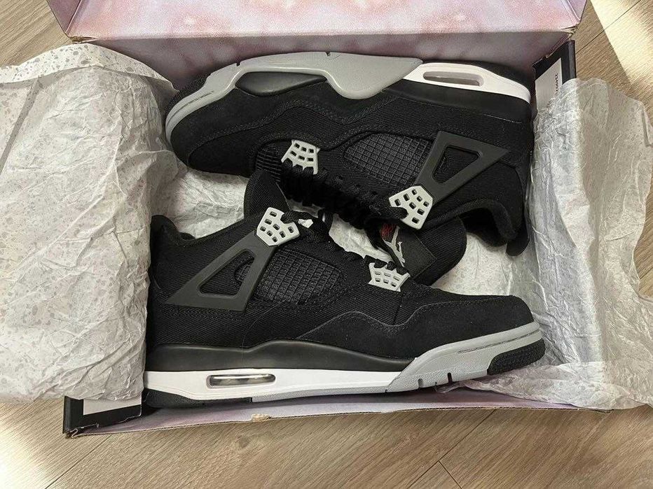 Vând Jordan 4 retro