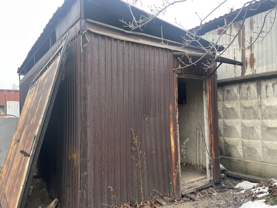 металлический вагончик