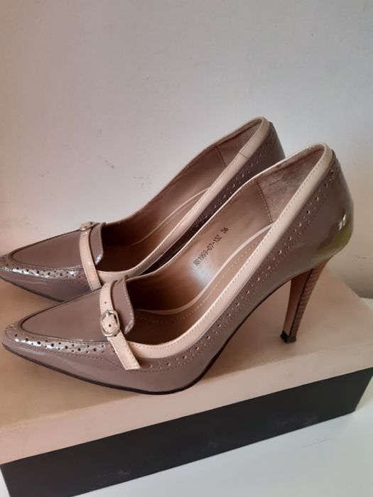 Продам женские туфли