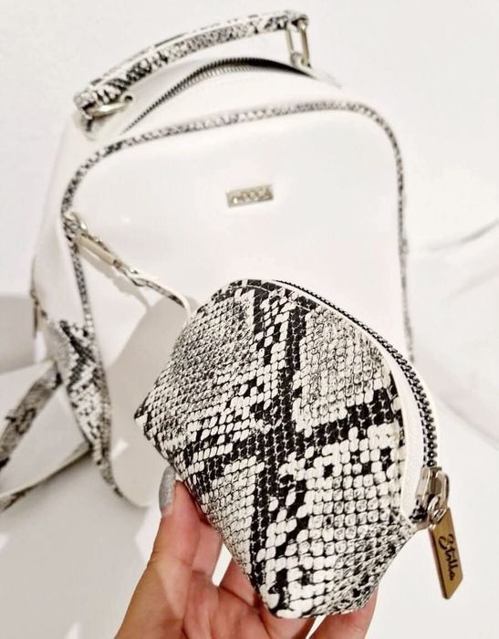 Бяла раница Doca