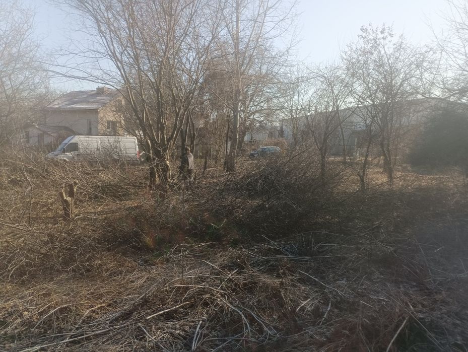 Почистване на парцели дворове и запустели имоти